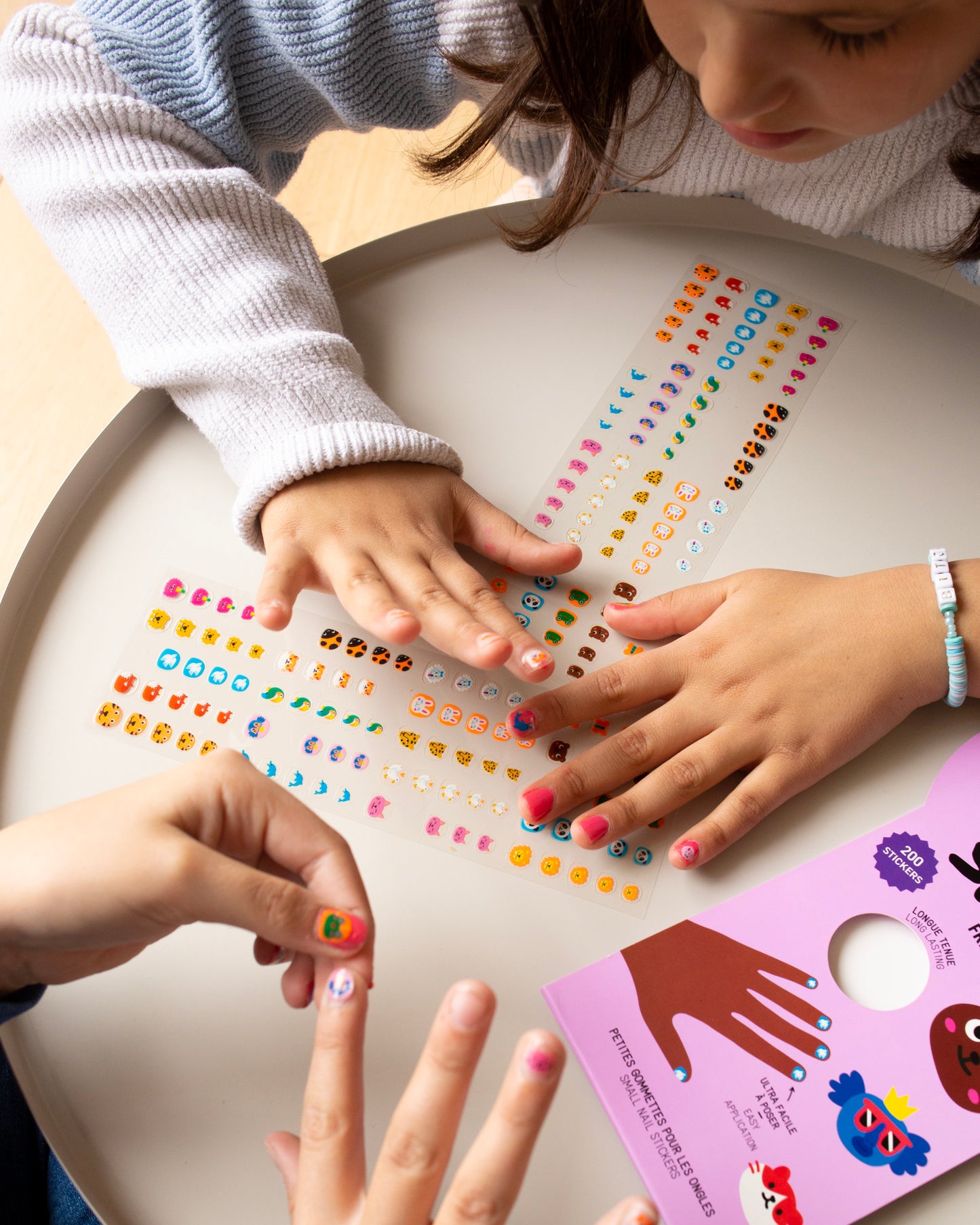 Nail Stickers: Friends