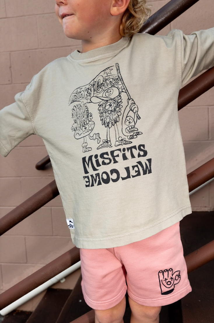 Dinky Circus, Misfits Welcome T-shirt, Crockery